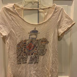 Elephant t-shirt with peep hole back